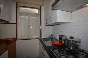 Comfy Flat 80m From the Beach - Beahost