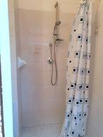 Comfy Flat 80m From the Beach - Beahost