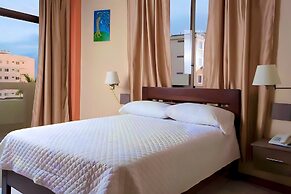 Hotel Madrigal Manta Beach