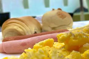 Hotel Madrigal Manta Beach