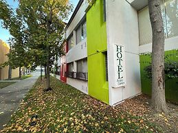 Hotel Pacific Garden