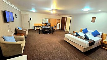 Hilltops Retreat Motor Inn