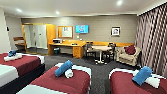 Hilltops Retreat Motor Inn