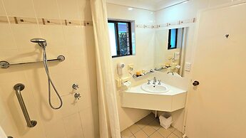 Hilltops Retreat Motor Inn