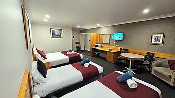 Hilltops Retreat Motor Inn