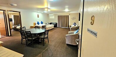 Hilltops Retreat Motor Inn