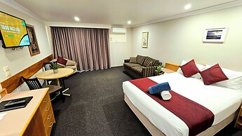 Hilltops Retreat Motor Inn