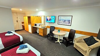 Hilltops Retreat Motor Inn