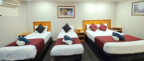 Hilltops Retreat Motor Inn