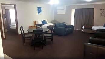 Hilltops Retreat Motor Inn