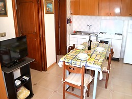 Tanoshii Holiday Home on the Ground Floor With Outdoor Space and Parki