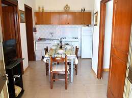 Tanoshii Holiday Home on the Ground Floor With Outdoor Space and Parki