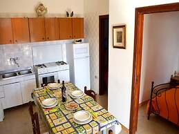 Tanoshii Holiday Home on the Ground Floor With Outdoor Space and Parki