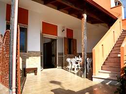 Tanoshii Holiday Home on the Ground Floor With Outdoor Space and Parki