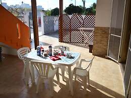 Tanoshii Holiday Home on the Ground Floor With Outdoor Space and Parki