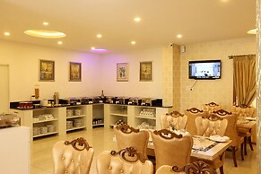 Premier Suites Business Hotel