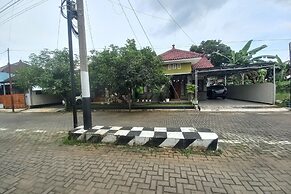 OYO 93892 Homestay Koe Syariah