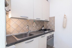 Il Vecchio Faro A37 150mt From The Beach