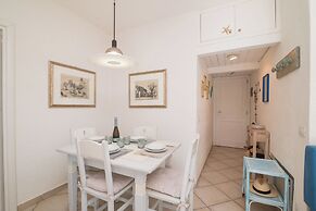 Il Vecchio Faro A37 150mt From The Beach