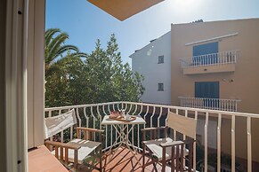 Il Vecchio Faro A37 150mt From The Beach