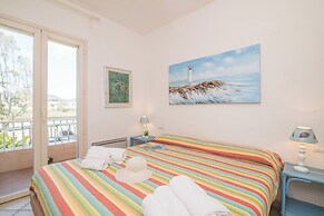 Il Vecchio Faro A37 150mt From The Beach