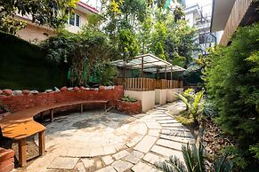 Hotel Harmony & Little Bites Bistro