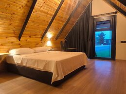 Motto Wood Bungalov Hotel