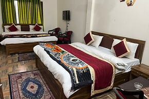 Goroomgo Morning Moon Bhimtal