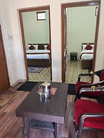 Goroomgo Morning Moon Bhimtal