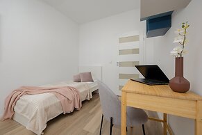 Złoty Potok Apartment Warsaw by Renters