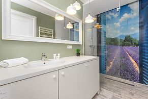 Apartment Near the River by Renters