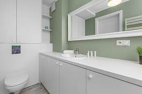 Apartment Near the River by Renters