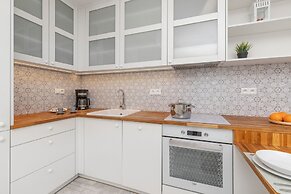 Apartment Near the River by Renters