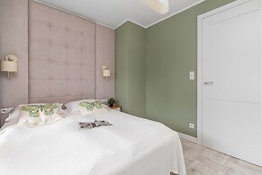 Apartment Near the River by Renters