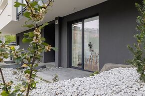 Modern Apartment in Kraków by Renters