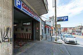 Blu Retreat Close to the City Center