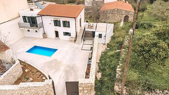 Traditional Anna s Stone House With Private Pool