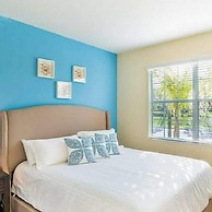 9004 Amazing 5BD With Pool