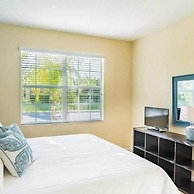 9004 Amazing 5BD With Pool