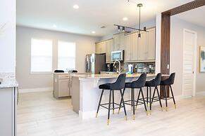 7650 Spacious House With 6BD