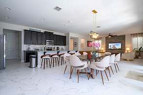 9012 Magical Home 5BD With Flowrider Surf Clubhouse