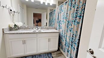 3083 Awesome 4BD Fantastic Club House