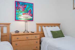 133 Beautiful 5BD Home With Lake View