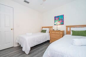 133 Beautiful 5BD Home With Lake View