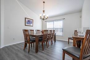 133 Beautiful 5BD Home With Lake View