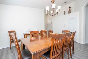 133 Beautiful 5BD Home With Lake View