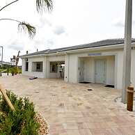 4721 Unit 105 Stunning Apartment 2BD