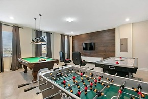 2901 Amazing 8BD Cinema and Game Room