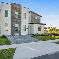 2901 Amazing 8BD Cinema and Game Room