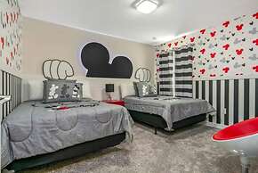 2901 Amazing 8BD Cinema and Game Room